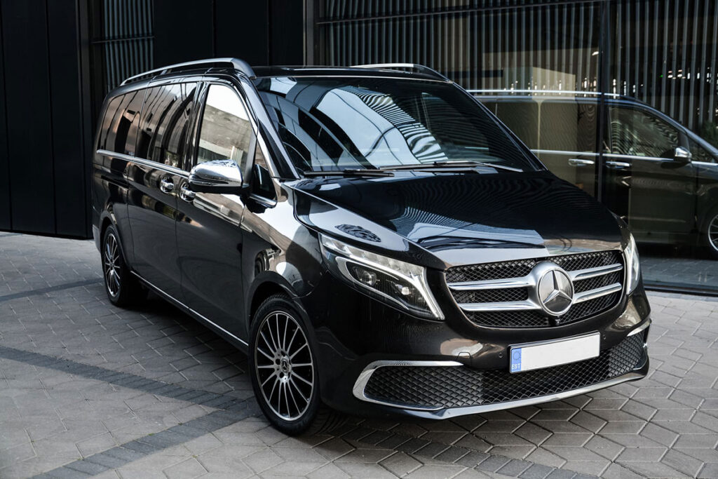 Mercedes-Benz-V-Long-Luxury-18